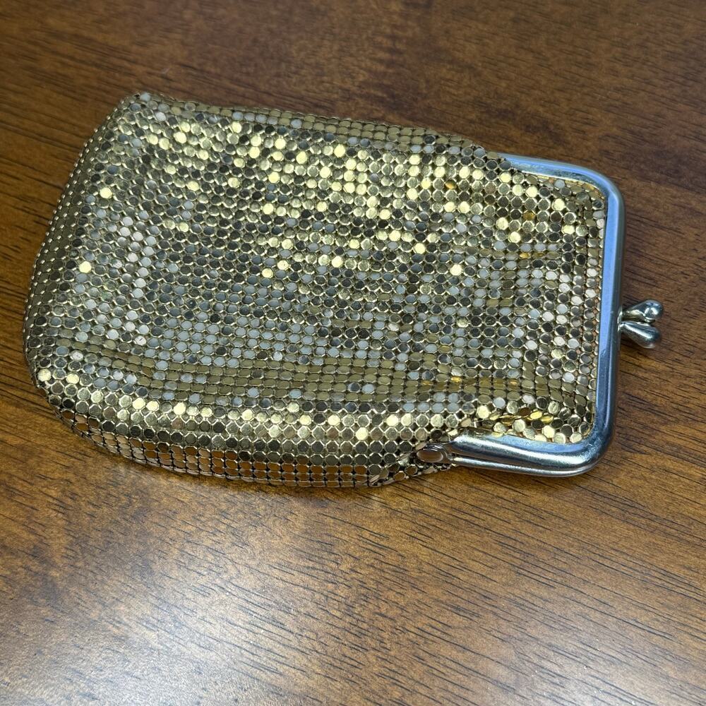 Vintage 60s Whiting & Davis gold-tone metal kiss clasp mesh coin cigarette purse - Picture 8 of 11